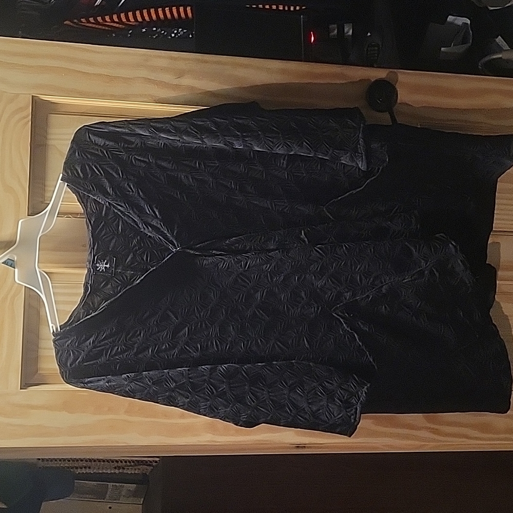 7hands Design Lightweight Top - image 1